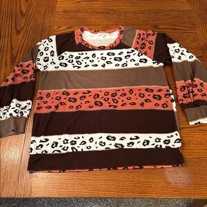 Women’s Sweet Lovely shirt, size medium